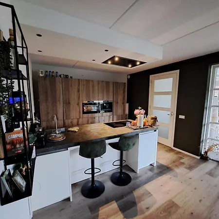 Shared Fieldsight - A Shared No Breakfast Homestay *