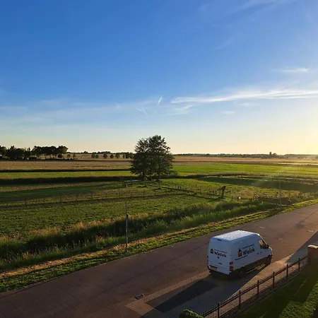 Homestay Shared Fieldsight - A Shared No Breakfast *