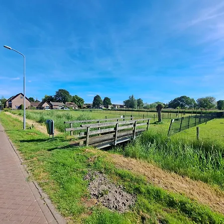 Shared Fieldsight - A Shared No Breakfast Homestay *